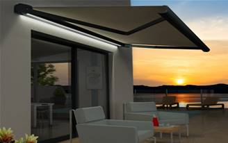 Store banne coffre intégral en aluminium Univers 135 toile Telya sur-mesure
