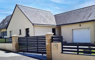 Portail battant en aluminium 2 vantaux modèle EMERAUDE sur-mesure