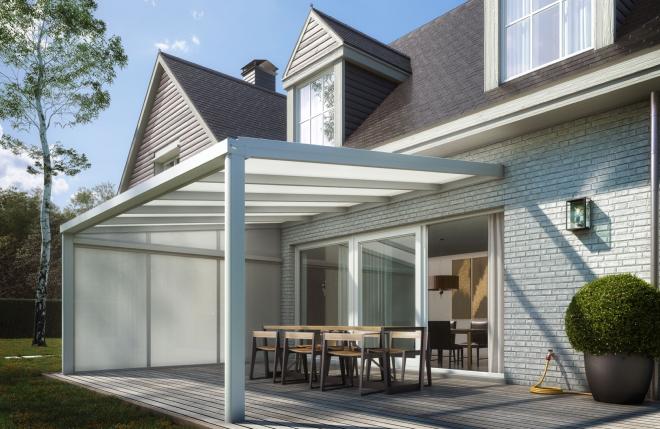 PERGOLA ÉVOLUTION SUR MESURE AVEC LE POLYCARBONATE COMPACT